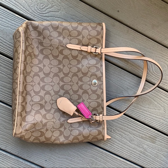 Brown C coach purse - Picture 3 of 3